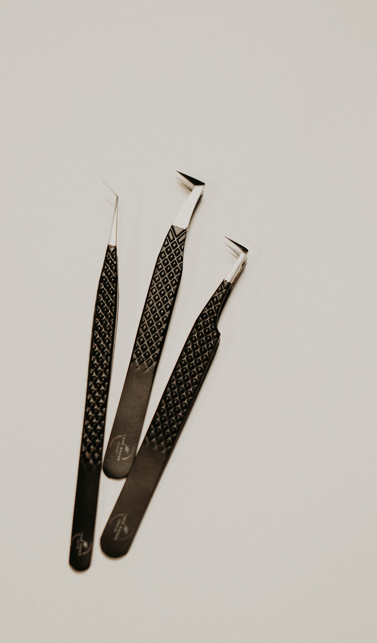 XL Isolation Tweezer